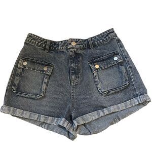 NWOT Rowyn Washed Denim Buttoned Pockets Shorts